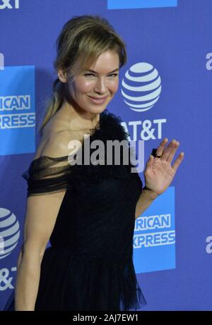 Palm Springs, Stati Uniti. Il 2 gennaio, 2020. Attore Renee Zellweger assiste il trentunesimo annuale di Palm Springs International Film Festival Awards Gala a Palm Springs Convention Center di Palm Springs, California giovedì 2 gennaio 2020. Foto di Jim Ruymen/UPI Credito: UPI/Alamy Live News Foto Stock