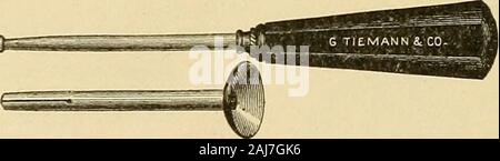 L'assistente chirurgico, un manuale per gli studenti, professionisti, ospedale internes e infermiere . Fig. S. -Dieulafoys aspiratore.. Fig. 9.-Il trequarti e la cannula. Fig. jo.-Volkmanns cucchiaio. Strumenti chirurgici. 339 Foto Stock