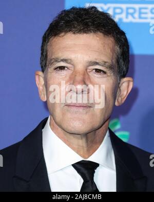 PALM SPRINGS, CALIFORNIA, STATI UNITI D'America - 02 gennaio: Antonio Banderas arriva al trentunesimo annuale di Palm Springs International Film Festival Awards Gala tenutosi presso il Palm Springs Convention Center su Gennaio 2, 2020 a Palm Springs, California, Stati Uniti. (Foto di Xavier COLLIN/Image Press Agency) Foto Stock