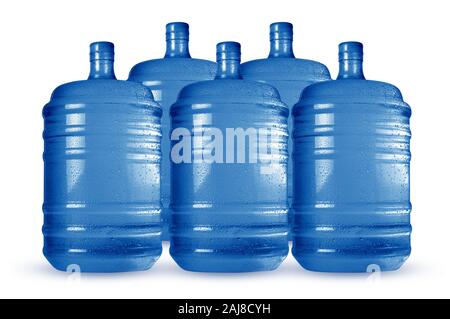 Bottiglie grandi blu riempiono le lattine di acqua di raffreddamento Foto Stock