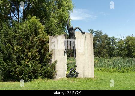 Monumento Alle Vittime Del Fascismo A Bad Doberan Minster, Bad Doberan, Mecklenburg-West Pomerania, Germania Foto Stock