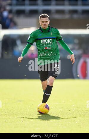 Bergamo, Italia. 22 Dicembre 2019: Josip Ilicic di Atalanta BC in azione durante la serie di una partita di calcio tra Atalanta BC e AC Milan. Atalanta BC ha vinto 5-0 su AC Milan. Credito: Nicolò Campo/Alamy Live News Foto Stock