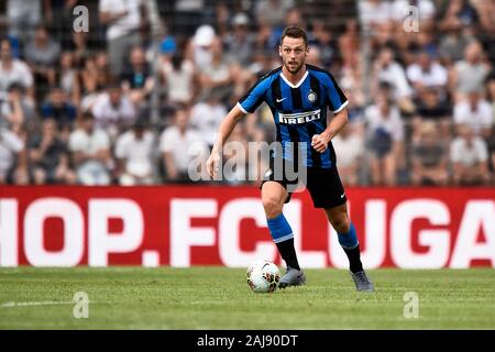 Lugano, Svizzera. 14 Luglio 2019: Stefan De Vrij di FC Internazionale in azione durante la pre-stagione amichevole partita di calcio tra FC Lugano e FC Internazionale. FC Internazionale ha vinto 2-1 su FC Lugano. Credito: Nicolò Campo/Alamy vivere nuove Foto Stock