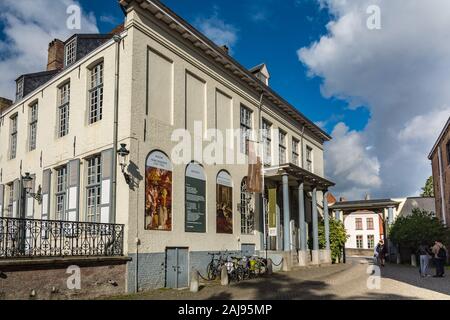 Bruges, Belgio - 14 Settembre 2017: Il Groeningemuseum è un museo municipale in Bruges, Belgio, costruito sul sito della medievale Abbazia Eekhout. Foto Stock