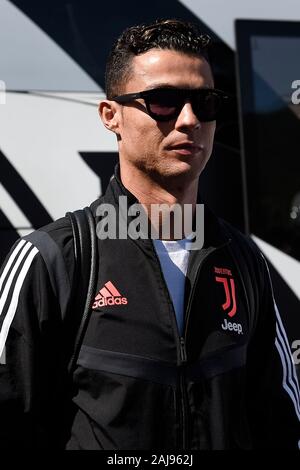 Villar Perosa, Torino, Italia. 14 Agosto 2019: Cristiano Ronaldo della Juventus FC arriva prima la pre-stagione amichevole tra Juventus e la Juventus U19. La Juventus ha vinto 3-1 oltre la Juventus U19. Credito: Nicolò Campo/Alamy Live News Foto Stock