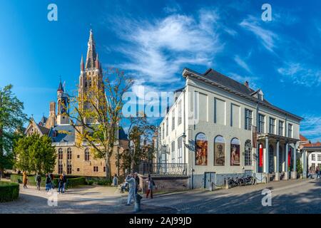 Bruges, Belgio - 6 Ottobre 2018: Arentshuis è un edificio neoclassico dall'ultimo quarto del XVIII secolo ed è oggi un museo sulla pittura Foto Stock