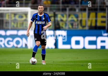 Milano, Italia. 26 Agosto 2019: Milano Skriniar di FC Internazionale in azione durante la serie di una partita di calcio tra FC Internazionale e US Lecce. FC Internazionale ha vinto 4-0 oltre US Lecce. Credito: Nicolò Campo/Alamy Live News Foto Stock