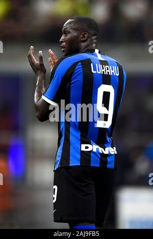 Milano, Italia. 26 Agosto 2019: Romelu Lukaku di FC Internazionale gesti durante la serie di una partita di calcio tra FC Internazionale e US Lecce. FC Internazionale ha vinto 4-0 oltre US Lecce. Credito: Nicolò Campo/Alamy Live News Foto Stock