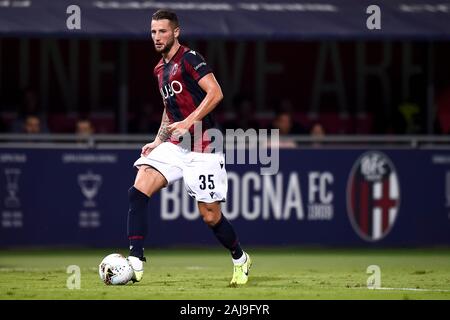 Bologna, Italia. 30 Agosto 2019: Mitchell Dijks di Bologna FC in azione durante la serie di una partita di calcio tra Bologna FC e SPAL. Bologna FC ha vinto 1-0 contro SPAL. Credito: Nicolò Campo/Alamy News Foto Stock