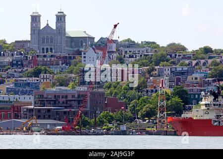 Edifici di St John, Terranova e Labrador, Canada. La Cattedrale Anglicana di San Giovanni il Battista sovrasta la città. Foto Stock