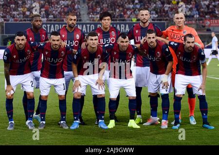 Bologna, Italia. 30 Agosto 2019: i giocatori del Bologna FC posano per una foto del team prima della serie di una partita di calcio tra Bologna FC e SPAL. Bologna FC ha vinto 1-0 contro SPAL. Credito: Nicolò Campo/Alamy News Foto Stock