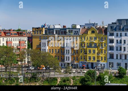 Altbauten, Marchlewskistraße, Friedrichshain di Berlino, Deutschland Foto Stock