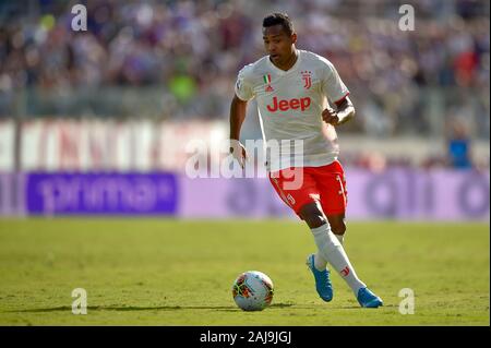 Firenze, Italia. 14 Settembre 2019: Alex Sandro di Juventus FC in azione durante la serie di una partita di calcio tra ACF Fiorentina e la Juventus FC. La partita si è conclusa con un pareggio (0-0. Credito: Nicolò Campo/Alamy Live News Foto Stock