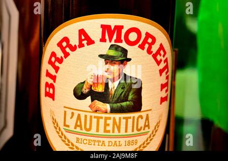 Bottiglia di birra - Birra Moretti (Italiano) Foto Stock