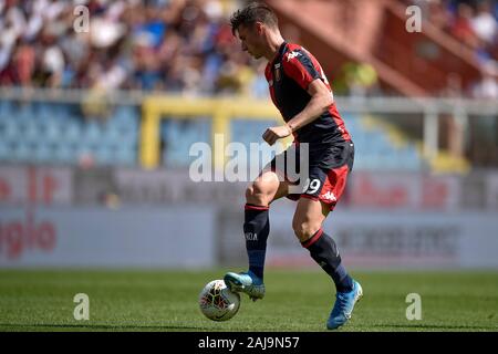 Genova, Italia. 15 Settembre 2019: Andrea Pinamonti di Genoa CFC in azione durante la serie di una partita di calcio tra il Genoa CFC e Atalanta BC. Atalanta BC ha vinto 2-1 su Genova CFC. Credito: Nicolò Campo/Alamy Live News Foto Stock