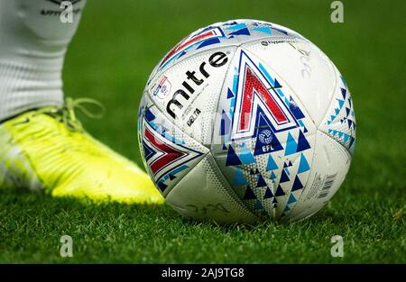 Derby, Regno Unito. 02Jan, 2020. Derby County Mitre Delta calcio EFL durante il cielo di scommessa match del campionato tra Derby County e Barnsley al Ipro Stadium, Derby, in Inghilterra il 2 gennaio 2020. Foto di Andy Rowland. Credito: prime immagini multimediali/Alamy Live News Foto Stock