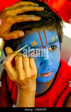 Il make-up a janmashtami festival indù, watford, u Foto Stock