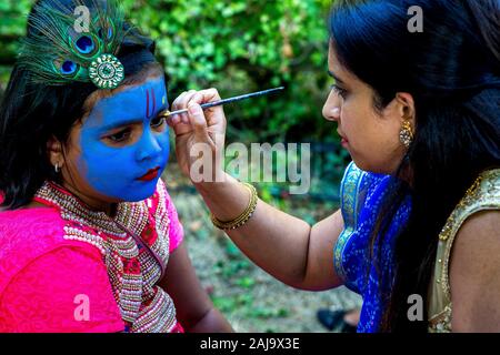 Il make-up a janmashtami festival indù, watford, u Foto Stock
