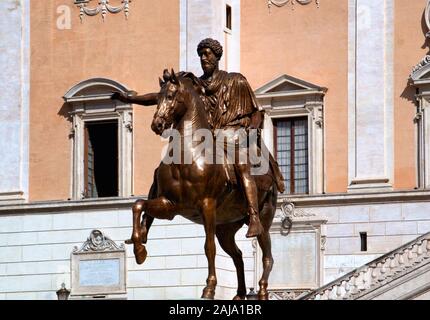 Statua equestre di Marc Aurel, Capitol Square, la Piazza del Campidoglio, Capitol, Roma, Lazio, l'Italia, Europa Foto Stock