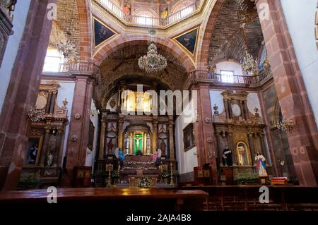 A Boveda Catalan massimali in 'La Parroquia " Chiesa di San Michele Arcangelo, vista interna, San Miguel De Allende, Guanajuato, Messico. Foto Stock