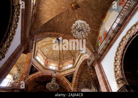 A Boveda Catalan massimali in 'La Parroquia " Chiesa di San Michele Arcangelo, vista interna, San Miguel De Allende, Guanajuato, Messico. Foto Stock