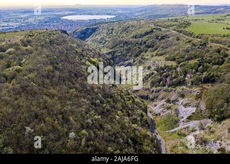 Cheddar Gorge, la seconda meraviglia naturale più grande in Gran Bretagna, vista aerea Foto Stock