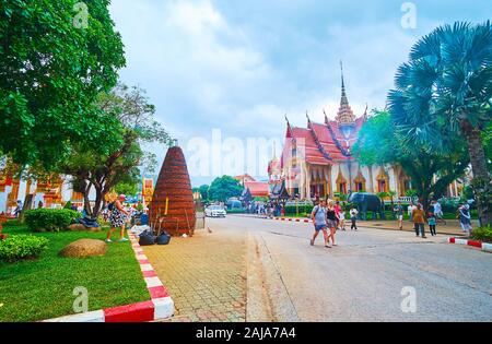 CHALONG, Tailandia - 30 Aprile 2019: Wat Chalong tempio complesso è uno dei punti salienti di Phuket, famosa per la sua grande architettura e la grande terre ben Foto Stock