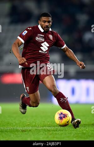 Torino, Italia - 21 dicembre, 2019: Gleison Bremer di Torino FC in azione durante la serie di una partita di calcio tra Torino FC e SPAL. SPAL ha vinto 2-1 su Torino FC. Credito: Nicolò Campo/Alamy Live News Foto Stock