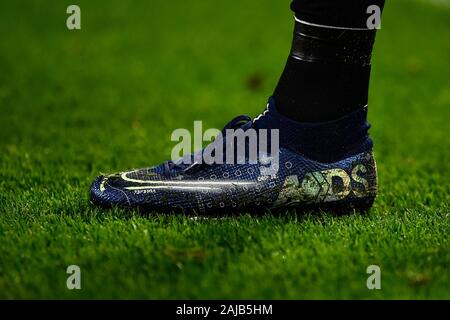 Torino, Italia - 26 November, 2019: un dettaglio della Nike Mercurial sogno boot velocità usurata da Cristiano Ronaldo della Juventus FC è visto durante la UEFA Champions League football match tra Juventus e Club Atletico de Madrid. La Juventus ha vinto 1-0 contro Club Atletico de Madrid. Credito: Nicolò Campo/Alamy Live News Foto Stock