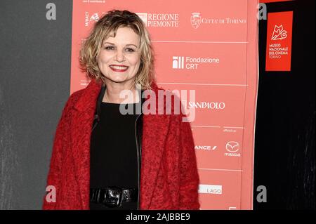 Torino, Italia - 22 November, 2019: Fabienne Babe in posa per una foto durante la cerimonia di apertura della trentasettesima edizione del Torino Film Festival. Credito: Nicolò Campo/Alamy Live News Foto Stock