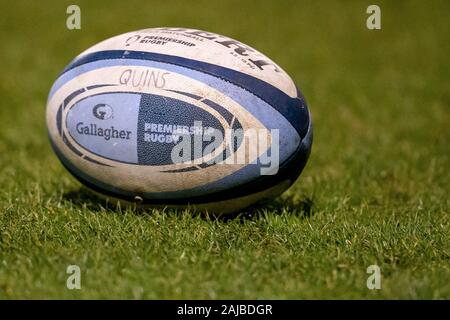 Il 3° gennaio 2020; AJ Bell Stadium, Salford, Lancashire, Inghilterra; Premiership Inglese Rugby, Vendita squali versus arlecchini; una palla ufficiale pronto per il gioco - uso editoriale Foto Stock