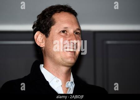 Torino, Italia - 08 November, 2019: John Elkann, presidente del FCA, Exor e Ferrari, sorride al Festival della tecnologia (tecnologia Festival). Rumors detto John Elkann sarà il presidente della società fuse tra FCA (Chrysler Fiat Automobiles) e PSA (Groupe PSA). Credito: Nicolò Campo/Alamy Live News Foto Stock