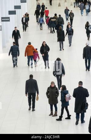 Il corridoio tra Westfield World Trade Center al posto di Brookfield è un complesso di shopping, NYC, STATI UNITI D'AMERICA Foto Stock