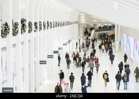 Il corridoio tra Westfield World Trade Center al posto di Brookfield è un complesso di shopping, NYC, STATI UNITI D'AMERICA Foto Stock