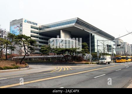 Yeongdeungpo-gu, Seoul, Corea del Sud Marzo 28th, 2018: Korea Development Bank Headquarters Building. Foto Stock