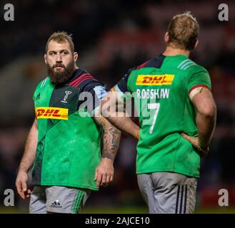 Salford, Regno Unito. 3 gennaio 2020. Il 3° gennaio 2020; AJ Bell Stadium, Salford, Lancashire, Inghilterra; Premiership Inglese Rugby, Vendita squali versus arlecchini; Joe Marler guarda verso il suo capitano Chris Robshaw di arlecchini - Editoriale usare carte di credito: Azione Plus immagini di sport/Alamy Live News Foto Stock