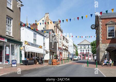 High Street, grande Torrington, Devon, Inghilterra, Regno Unito Foto Stock