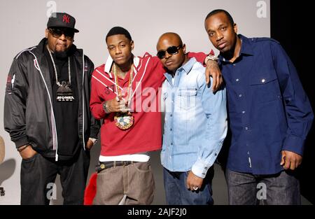 (L-R) Miami Mike, Rapper Deandre modo aka Soulja Boy, il sig. Collipark e valutazione su imposta nella JBar ft. Soulja Boy 'Daze' musica video su Marzo 5, 2010 in Atlanta, Georgia. Foto Stock