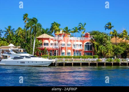 Fort Lauderdale - Dicembre 11, 2019: Luxury mansion in parte esclusivi di Fort Lauderdale Foto Stock