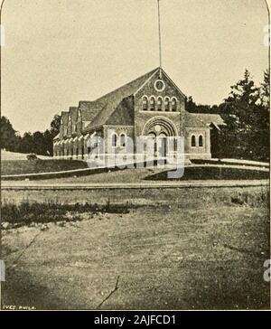 In e Out di Ithaca : una descrizione del villaggio, il paesaggio circostante e la Cornell University . CORNELL University. ARMORY E CxYMNASIUM HAIX. XIV. La ARMORY E PALESTRA SALA. Questo edificio, situato sulla parte superiore del hillon sulla destra della strada è stata completata in winterof 1883-84. La porzione principale è di mattone, uno hundredand cinquanta piedi lungo sessanta metri di larghezza e cinquanta piedi alto.L'allegato, unendo la sala principale a sud, è atwo piani di costruzione in legno, avente una zona di cinquantadue da trenta-otto piedi. L'edificio principale, con theexception di una piccola porzione che è impostato ap Foto Stock