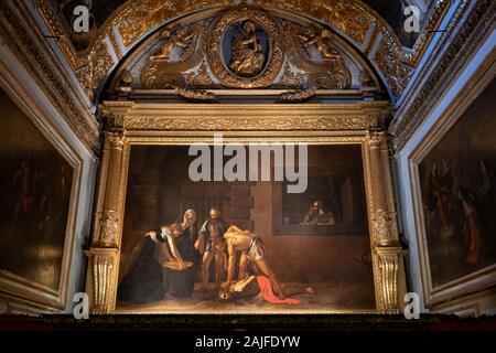 La decollazione di San Giovanni Battista, di Caravaggio dipinto ad olio da 1608 a Saint John's Concattedrale a La Valletta, Malta, Europa Foto Stock