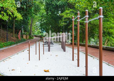 Attrezzatura ginnica nel Giubileo Park Singapore Foto Stock