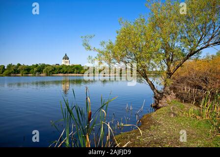 Wascana lago della Regina (sullo sfondo la cupola dell'edificio legislativo), Saskatchewan, Canada Foto Stock