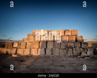 I blocchi di calcestruzzo per essere utilizzato per la protezione delle coste, Thyboroen in Danimarca Foto Stock