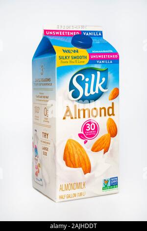 Seta alimentare Latte di Mandorla amaro aromatizzato alla vaniglia mezzo gallone contenitore di cartone non OGM Foto Stock