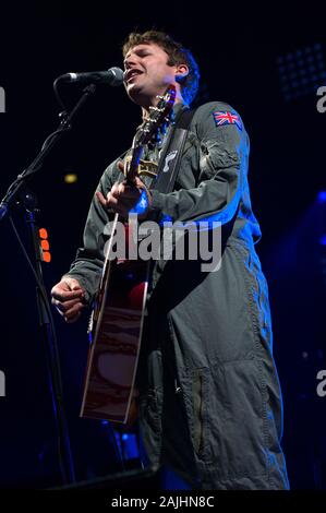 Milano, 18 marzo 2014, concerto dal vivo di James Blunt ,sbarco sulla Luna World Tour,presso il Mediolanum Forum Assago: James Blunt durante il concerto Foto Stock