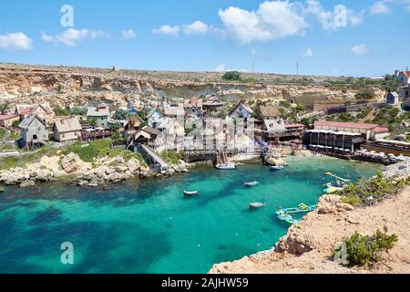 Mellieha, Malta - 25 agosto 2018: vista sul famoso villaggio di Popeye in Il-Mellieha, Malta Foto Stock
