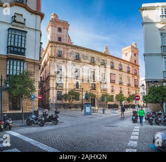 CADIZ, Spagna - circa ottobre, 2019: L'Hotel Casa de las Cuatro Torres di Cadice in Andalusia, Spagna Foto Stock