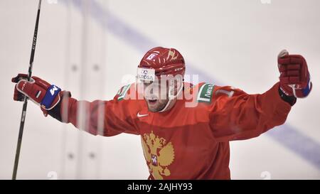 Ostrava, Repubblica Ceca. 04 gen, 2020. YEGOR SOKOLOV della Russia celebra un obiettivo durante la IIHF 2020 Mondo Junior di Hockey su ghiaccio campionati semifinale partita tra Svezia e Russia a Ostrava, Repubblica Ceca, il 4 gennaio 2020. Credito: Jaroslav Ozana/CTK foto/Alamy Live News Foto Stock