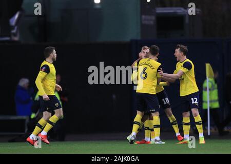 OXFORD, Inghilterra - Gennaio 4th Oxford Regno di Rob Hall festeggia dopo aver segnato il loro primo obiettivo durante la FA Cup match tra Oxford United e Hartlepool Regno al Kassam Stadium, Oxford sabato 4 gennaio 2020. (Credit: Mark Fletcher | MI News) La fotografia può essere utilizzata solo per il giornale e/o rivista scopi editoriali, è richiesta una licenza per uso commerciale Credito: MI News & Sport /Alamy Live News Foto Stock